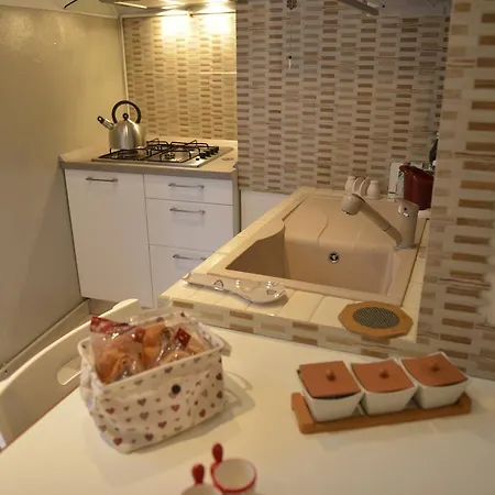 Apartment Claudia's Charming House *